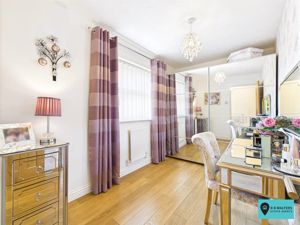 Bedroom- click for photo gallery